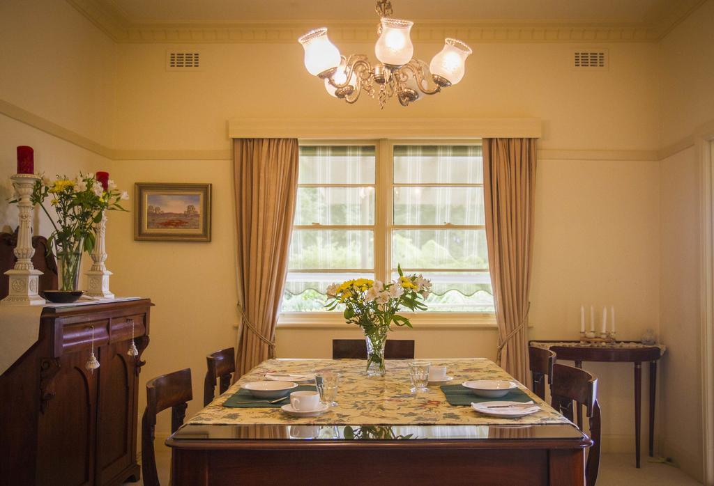 Billy Buttons Bed And Breakfast Emerald Buitenkant foto