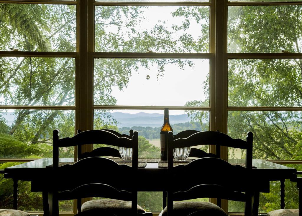 Billy Buttons Bed And Breakfast Emerald Kamer foto